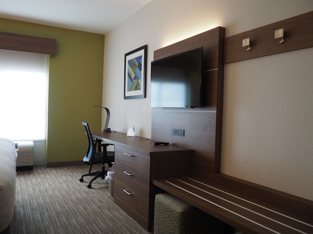 Holiday Inn Express Hotel Suites Jacksonville North Fernandina Yulee 52/68
