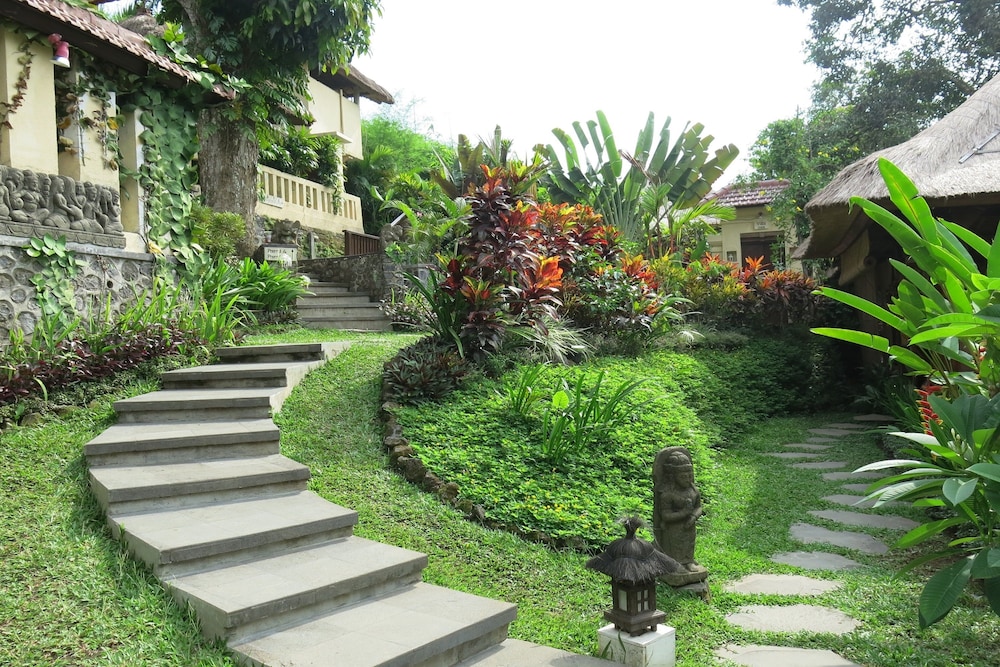 Villa Nirvana 72/81