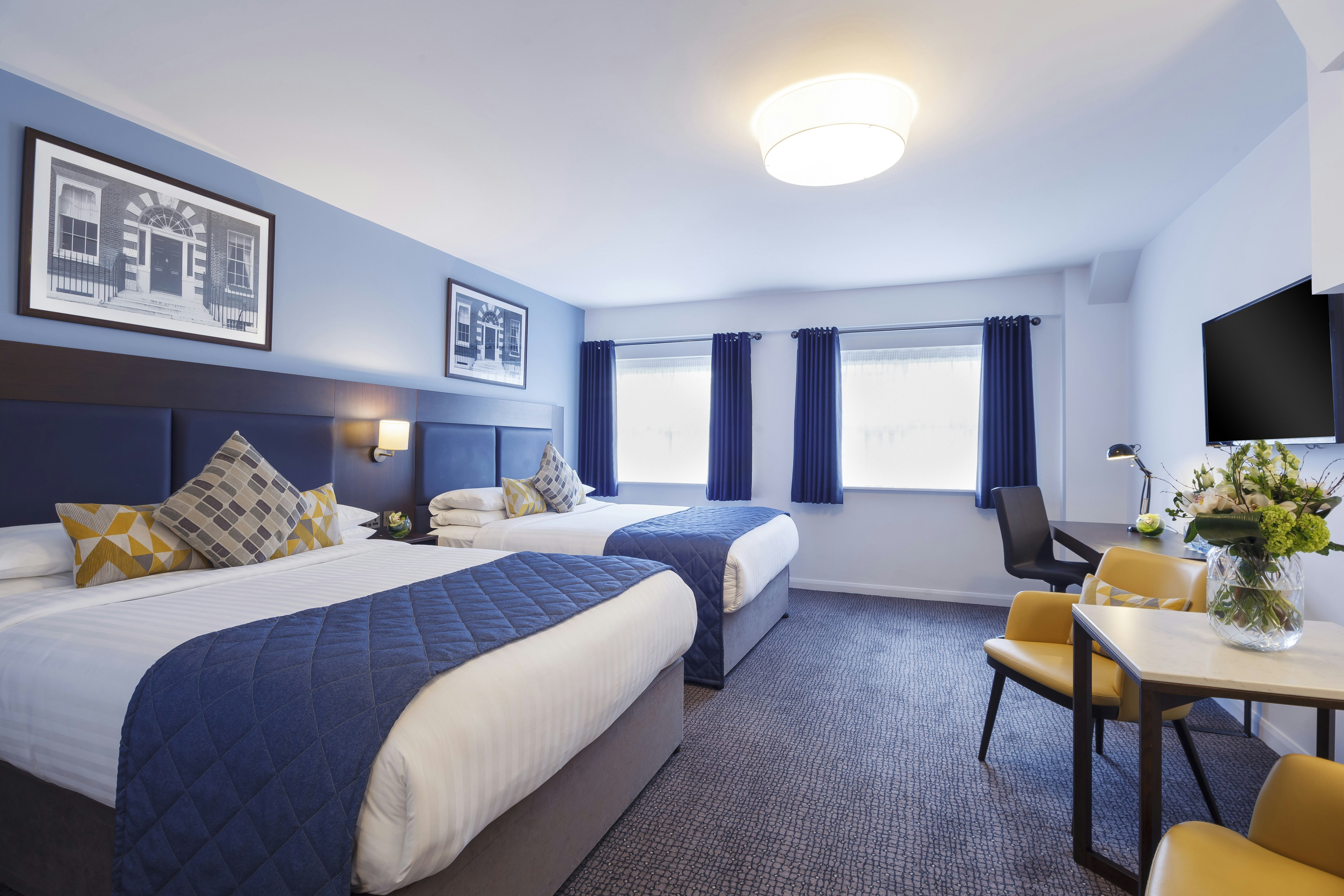 ROOM, QUADRUPLE