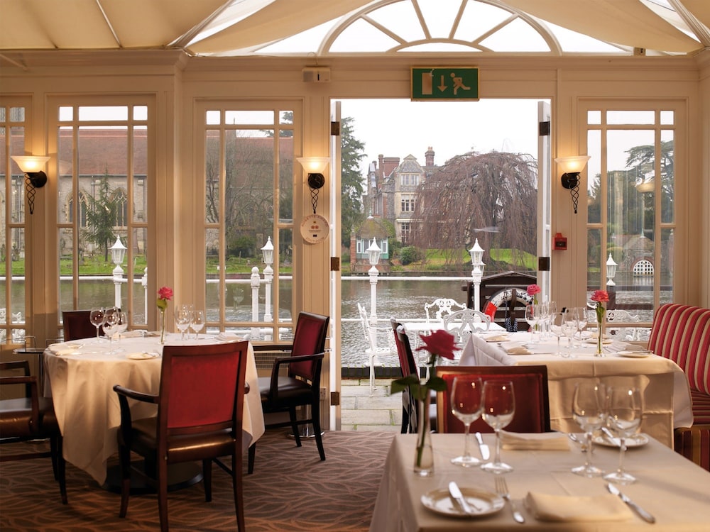 Macdonald Compleat Angler 48/69