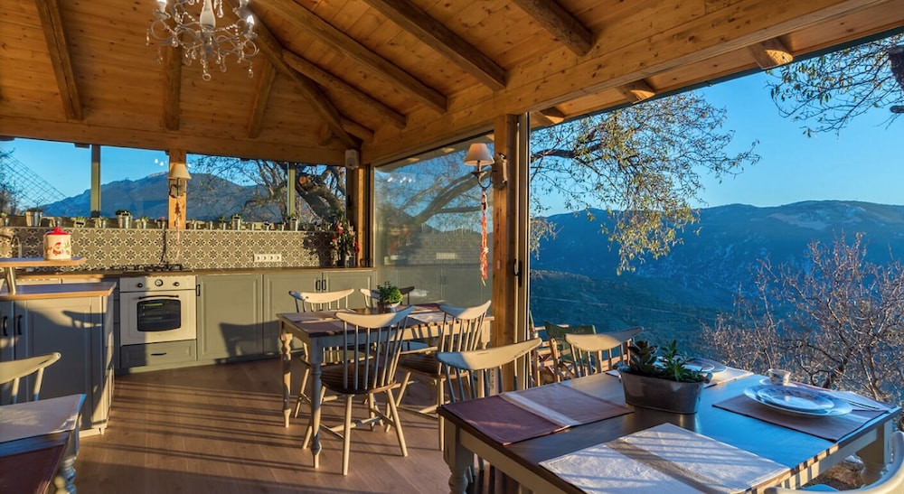 Almond House Suites Arachova 33/50