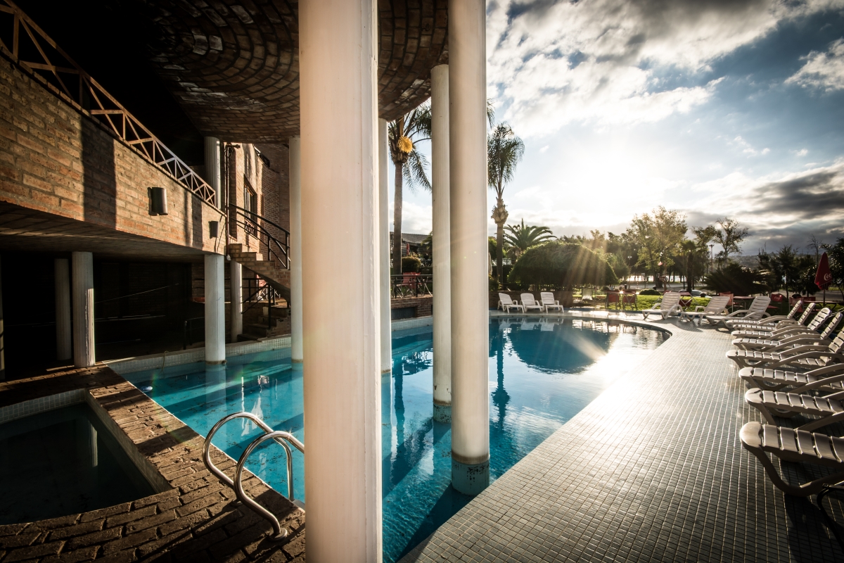 Portal del Lago Hotel 40/42