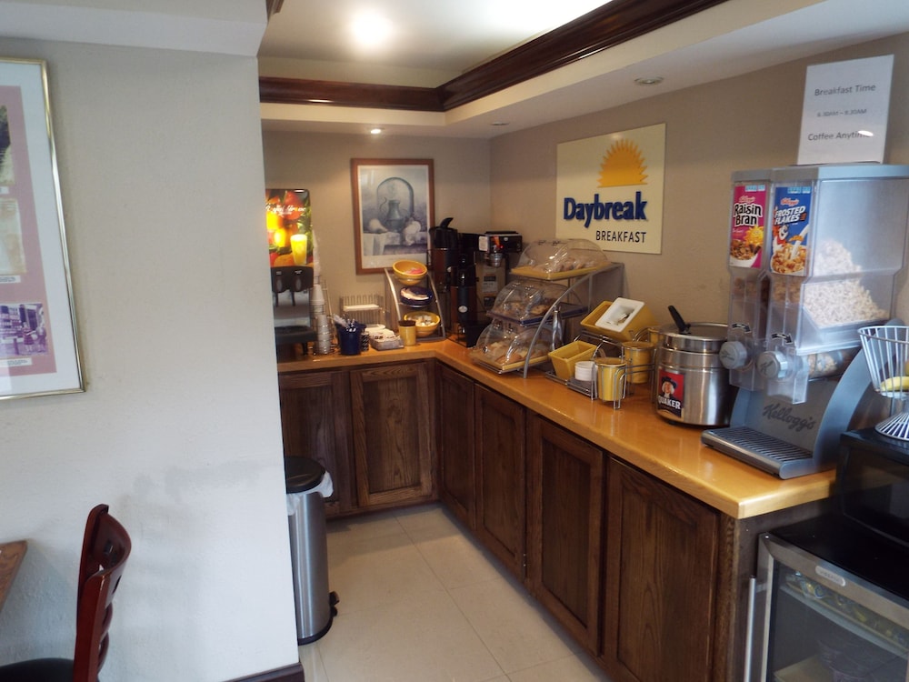 Days Inn by Wyndham Dahlonega 31/49