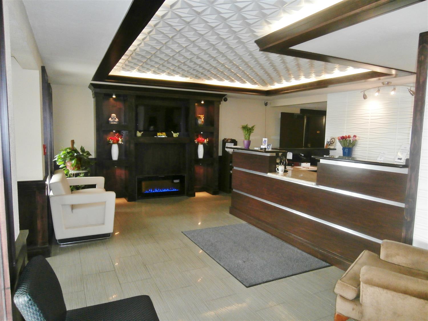 Home Suites 2/6