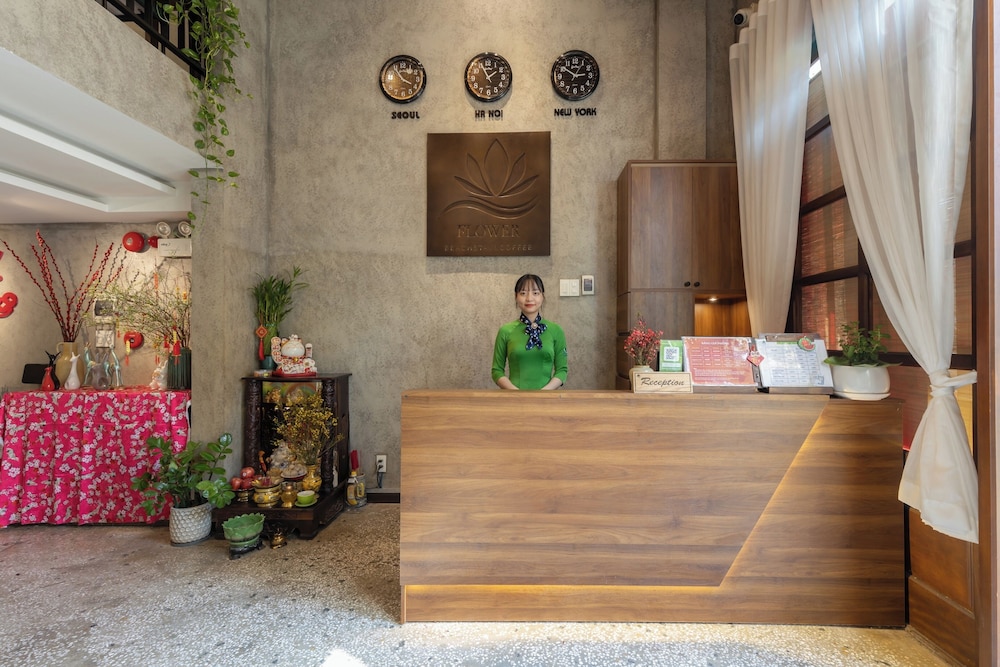 Flower Beachstay & Coffee 8/50
