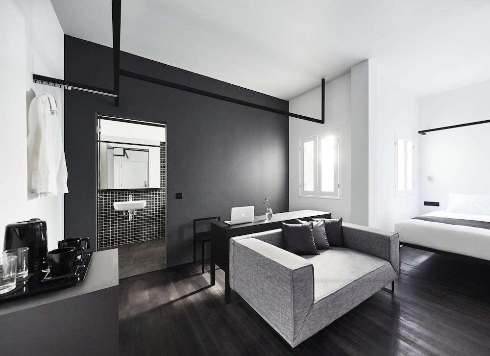 Hotel Mono 45/54