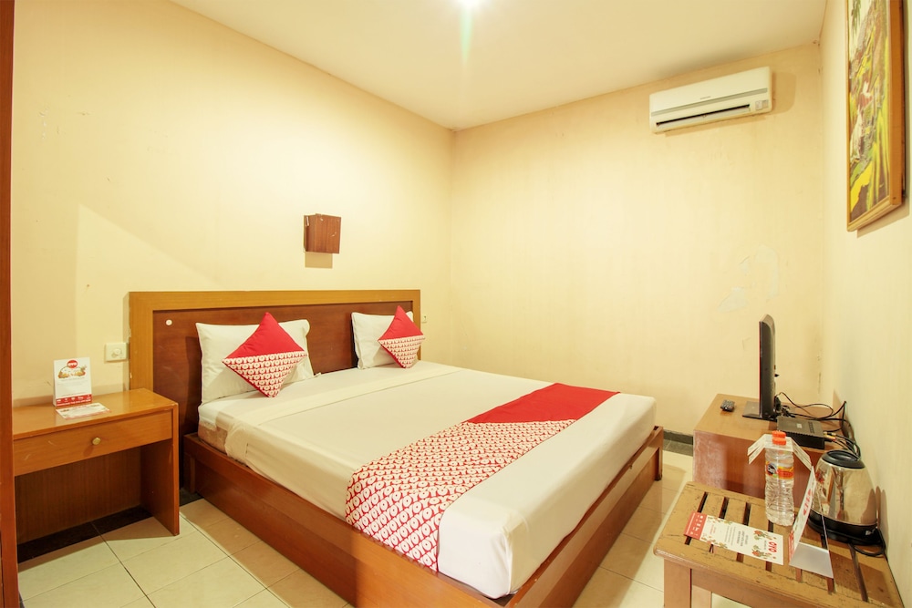RedDoorz Plus At Hotel Sofia Pangandaran 15/27