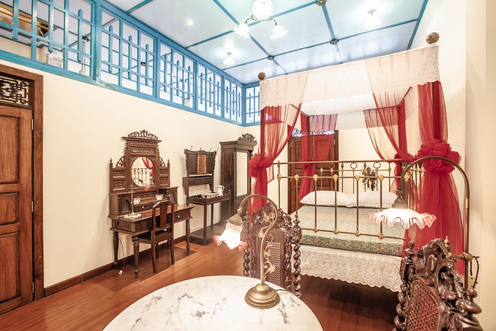 WOO Gallery & Boutique hotel 34/42