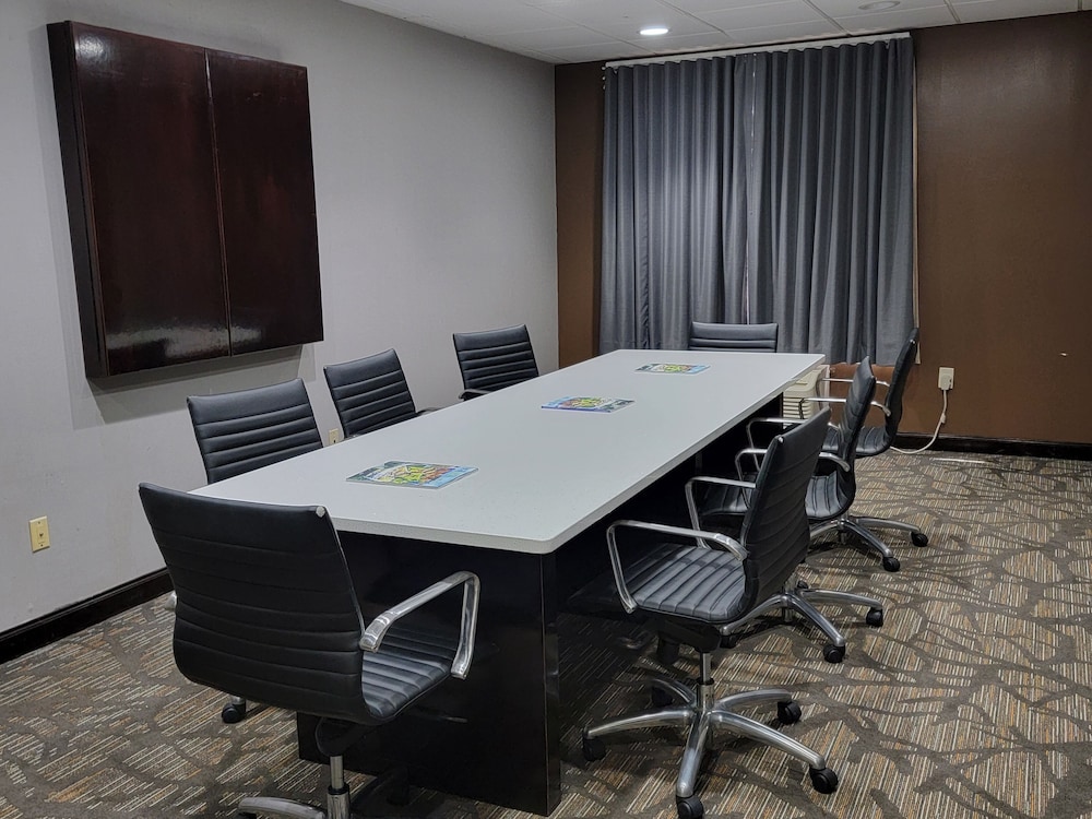 Wingate by Wyndham Greenville Airport 32/40