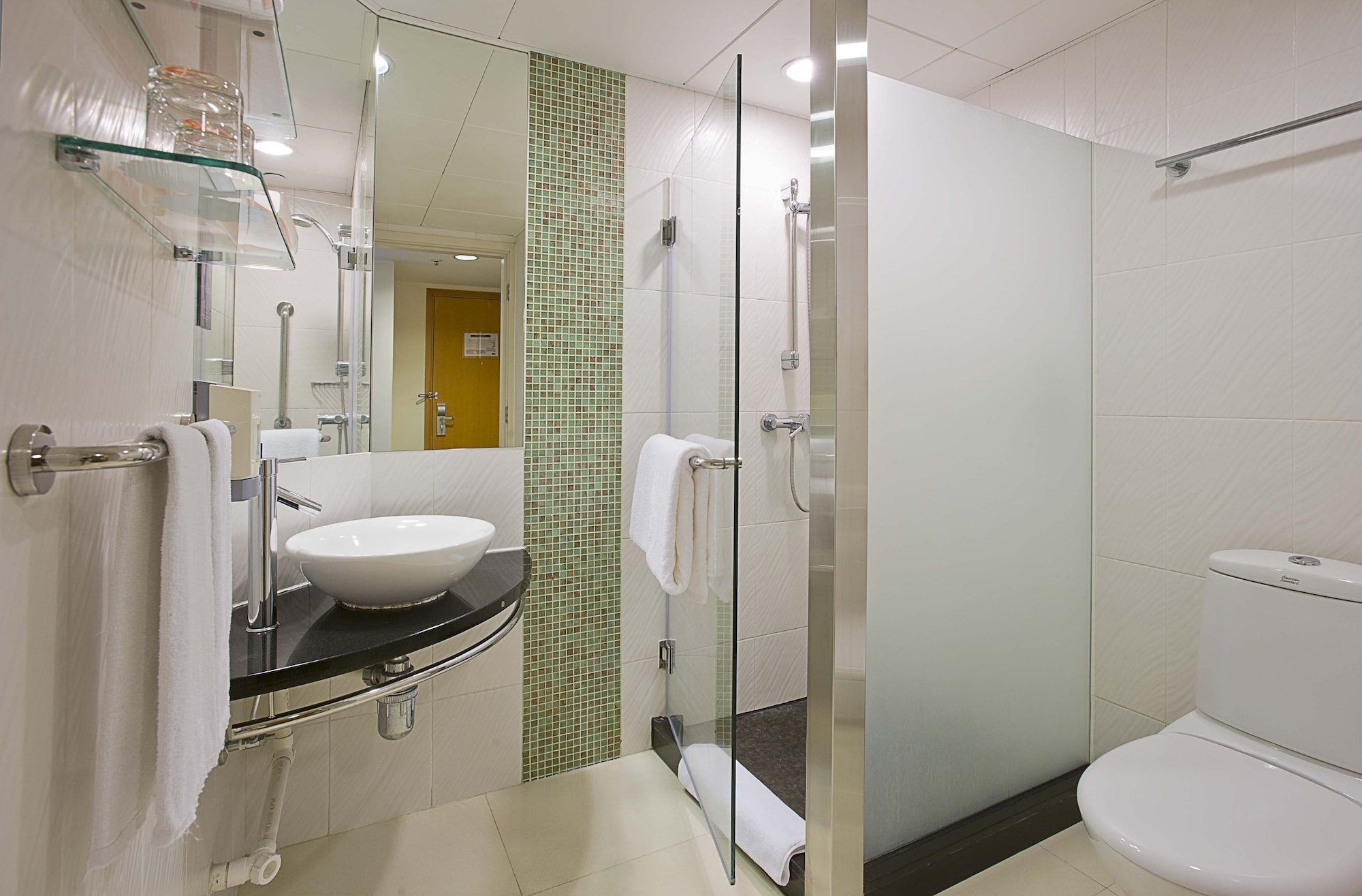غرفة قياسية بسريرين منفصلين، Holiday Inn Express Causeway Bay Hong Kong 8/8