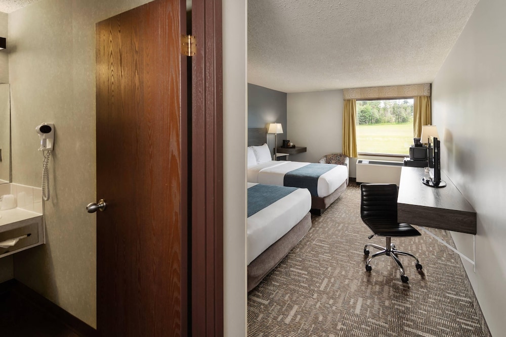 The Crestwood Hotel 57/57