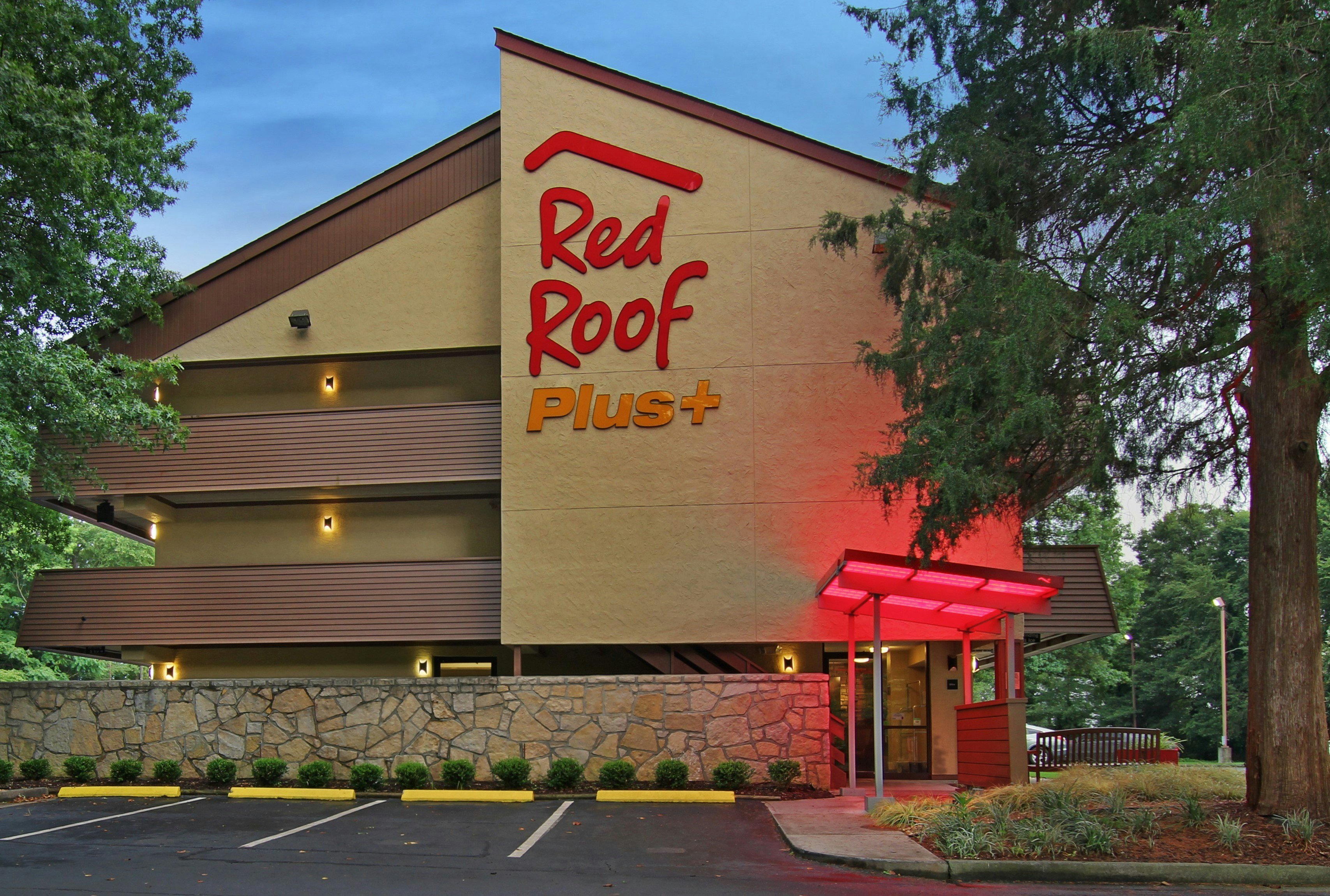 Red Roof PLUS Atlanta - Buckhead 5/21