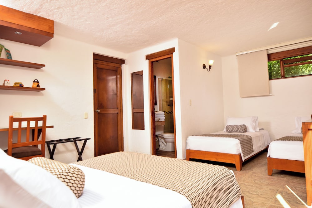 LA CAMPANA HOTEL BOUTIQUE 23/64