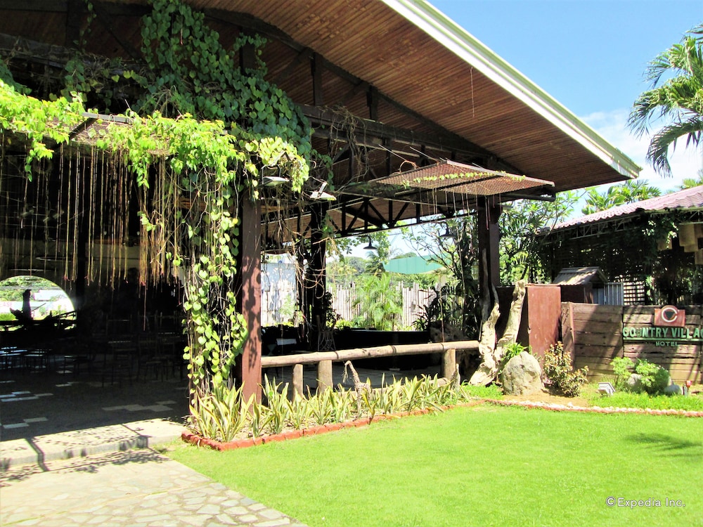 Country Village Hotel 32/37