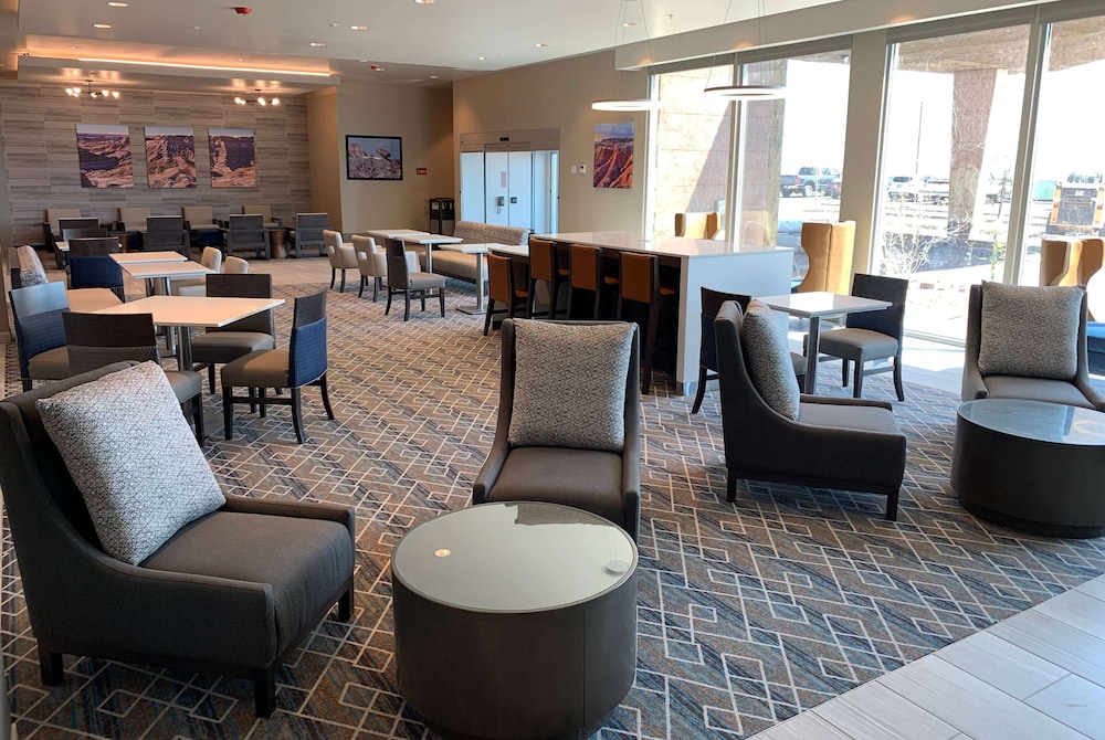 La Quinta Inn and Suites by Wyndham Holbrook Petrified Forest 26/39