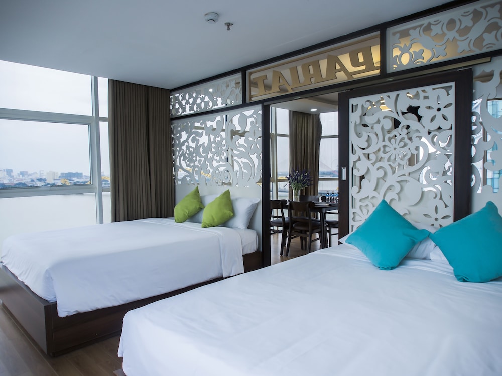 Pariat River Front Hotel 4/62