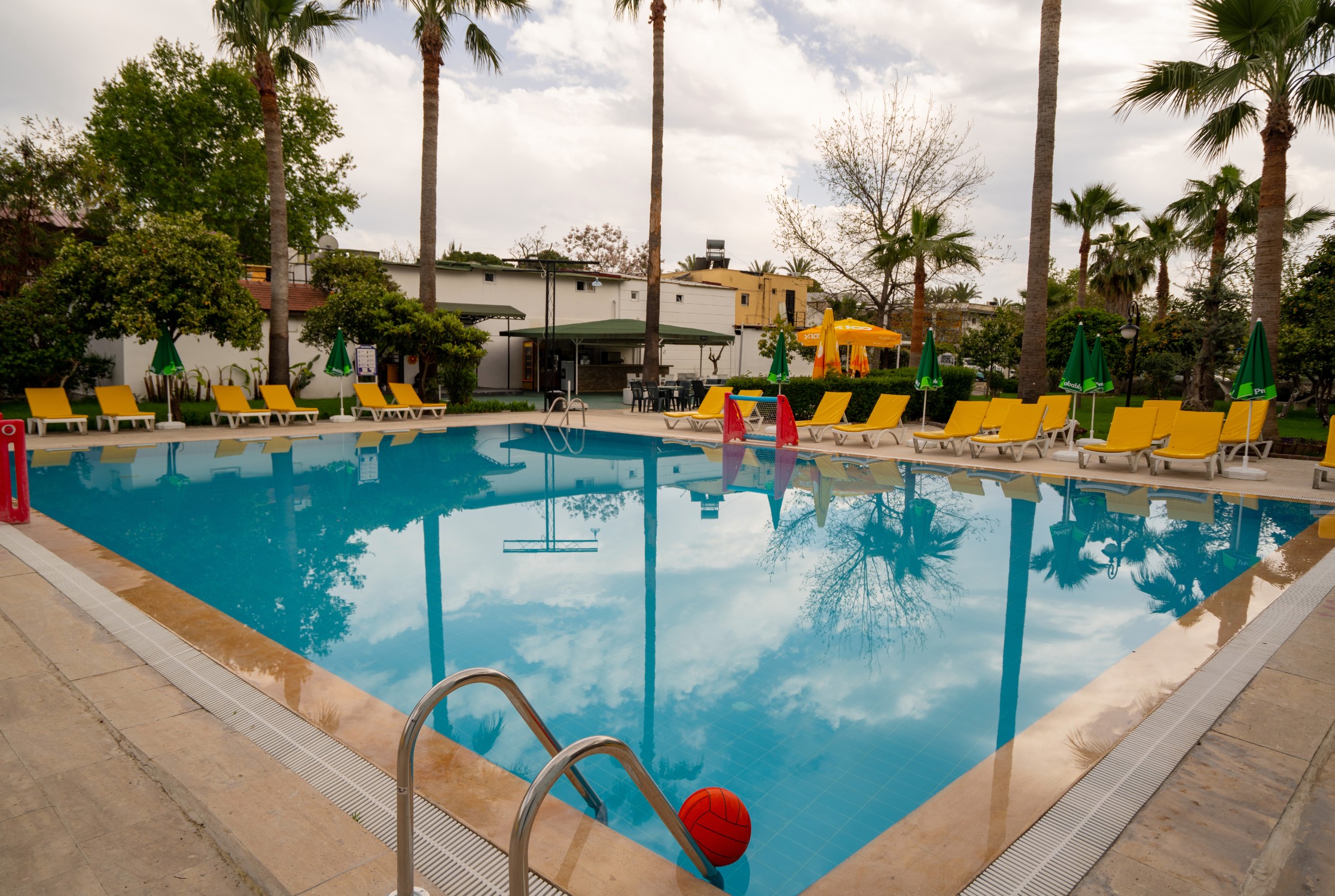 Malibu Resort Hotel 44/50