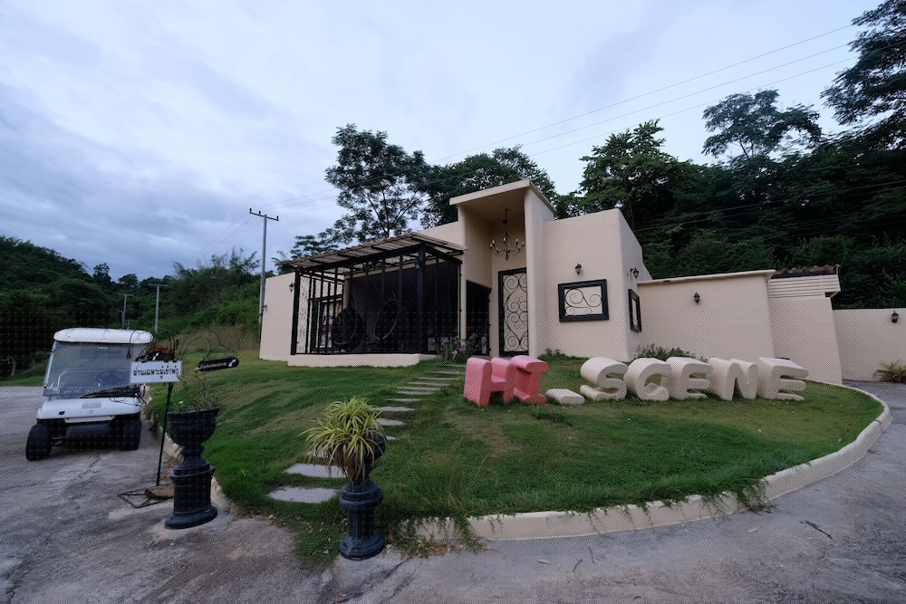 Hi - Scene Resort 6/69