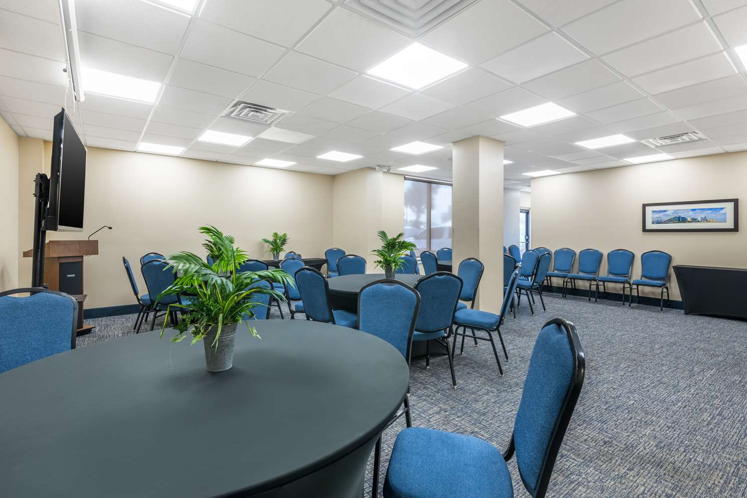 Comfort Inn and Suites Daytona Beach Oceanfront 28/42