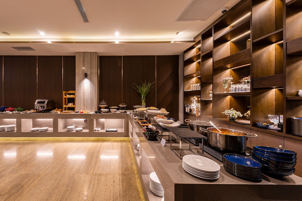 Nhat Ha Lavish Hotel 31/40
