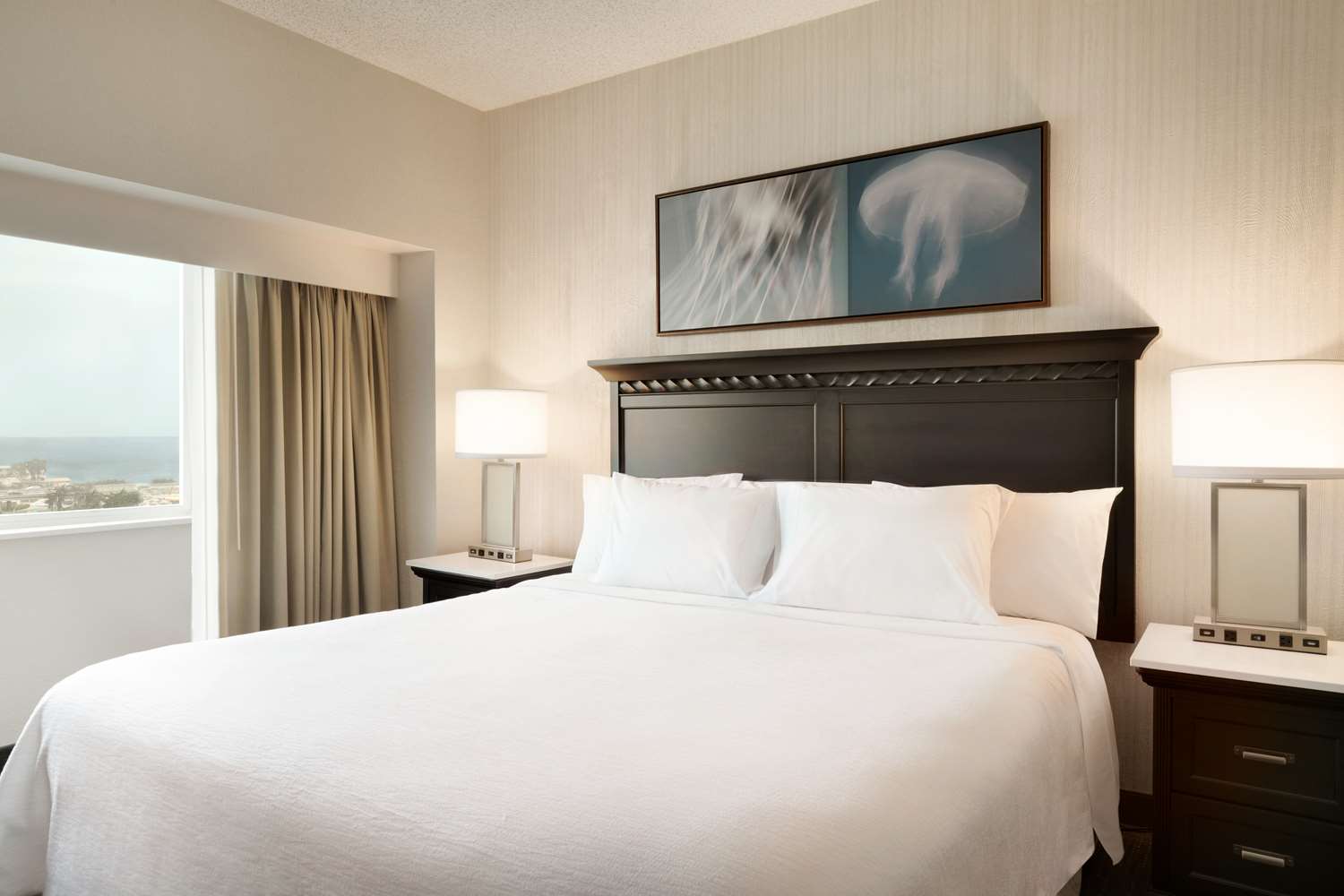 2 Rooms, Suite, King Bed, Bay View, Balcony