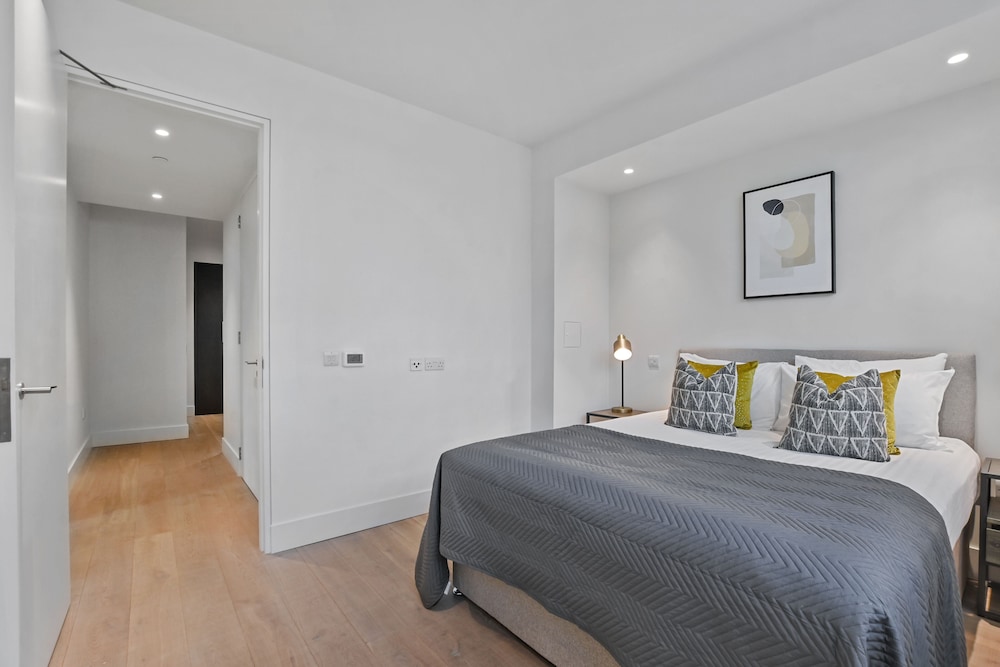 Whitfield Street Residences by Aeria Apartments 11/50