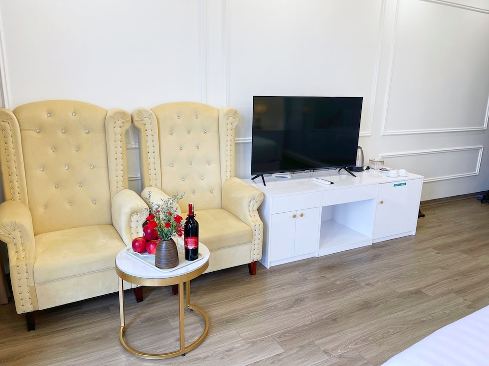 Chemi Hanoi Airport Hotel 34/40