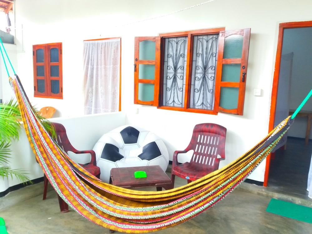 Beach Wave Hotel 5/43
