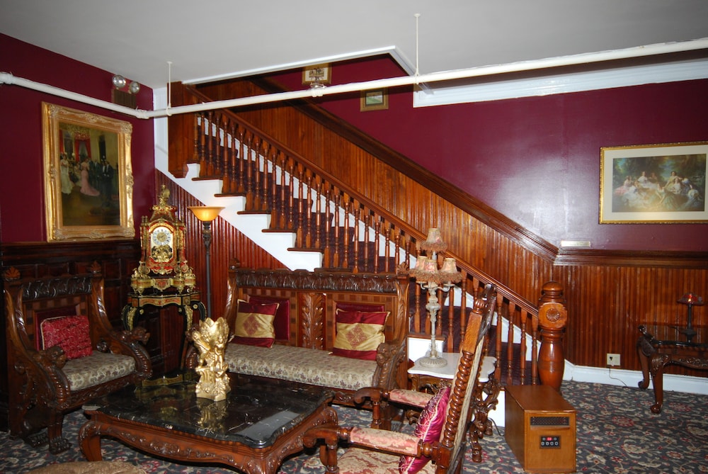 Queen Anne Hotel 56/69