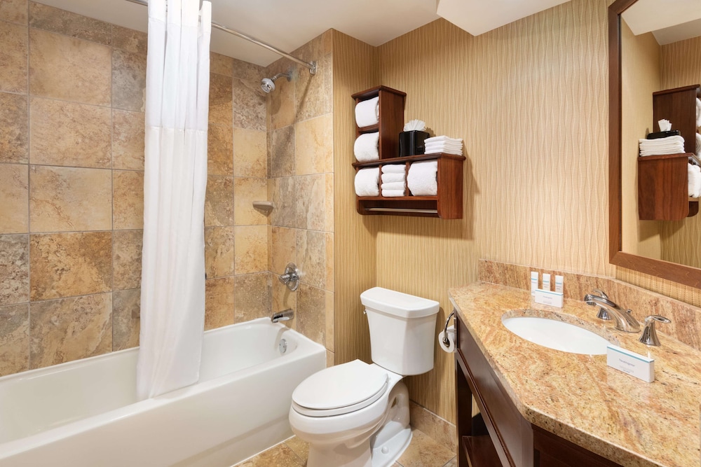 Hampton Inn Cleveland Downtown 16/44