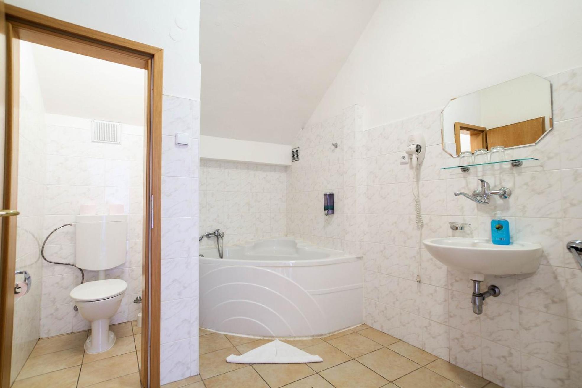 Laguna Slapy Hotel 46/47