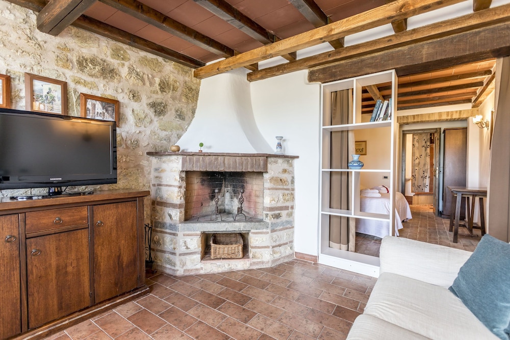 Residence Borgo Il Poggiaccio 64/82