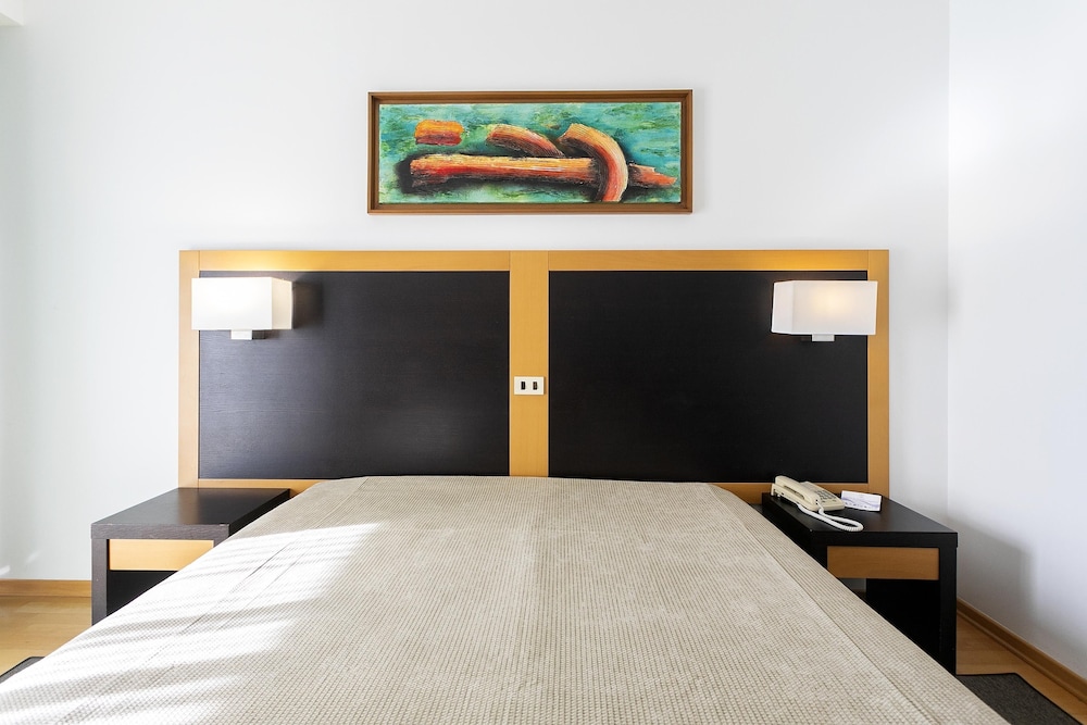Antillia Hotel 66/127