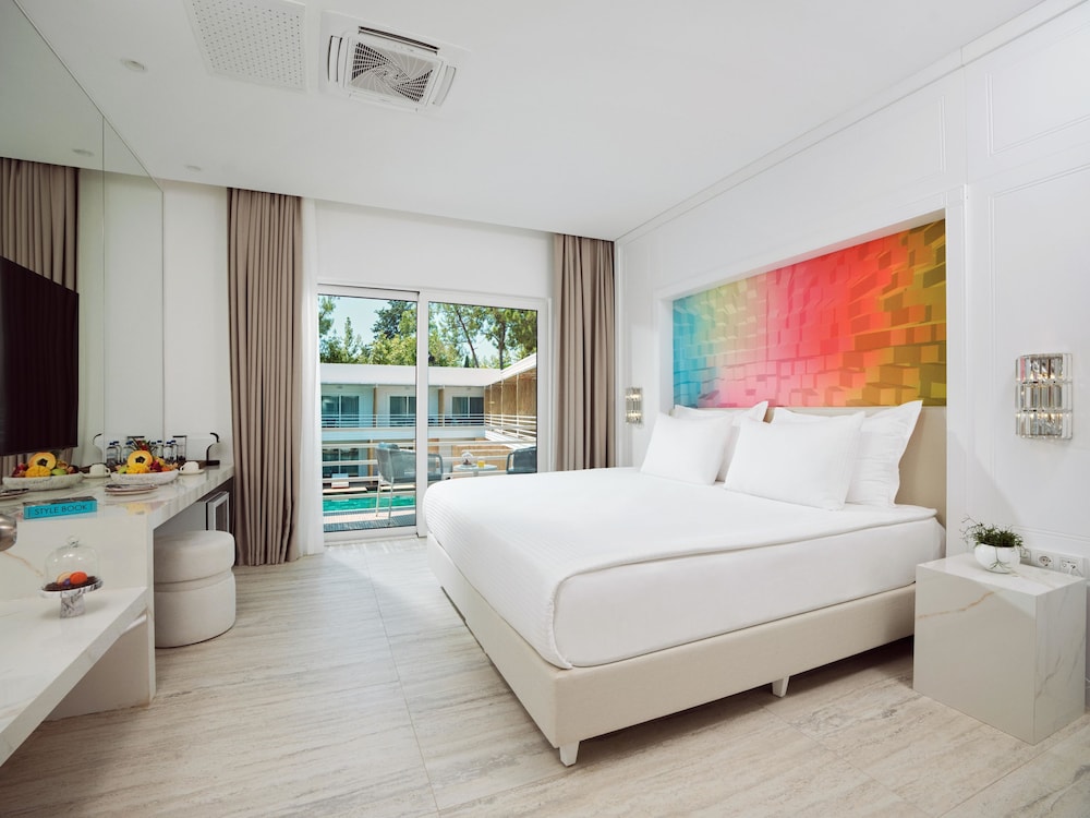 Duplex, Swim Up, Lagoon, King Bed, Sofa
