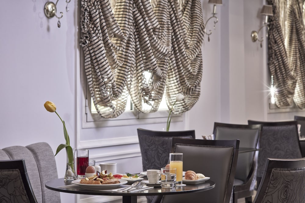 Ava Hotel Suites 30/39