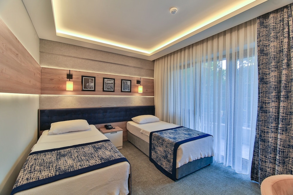 Isikaltin Hotel 2/19