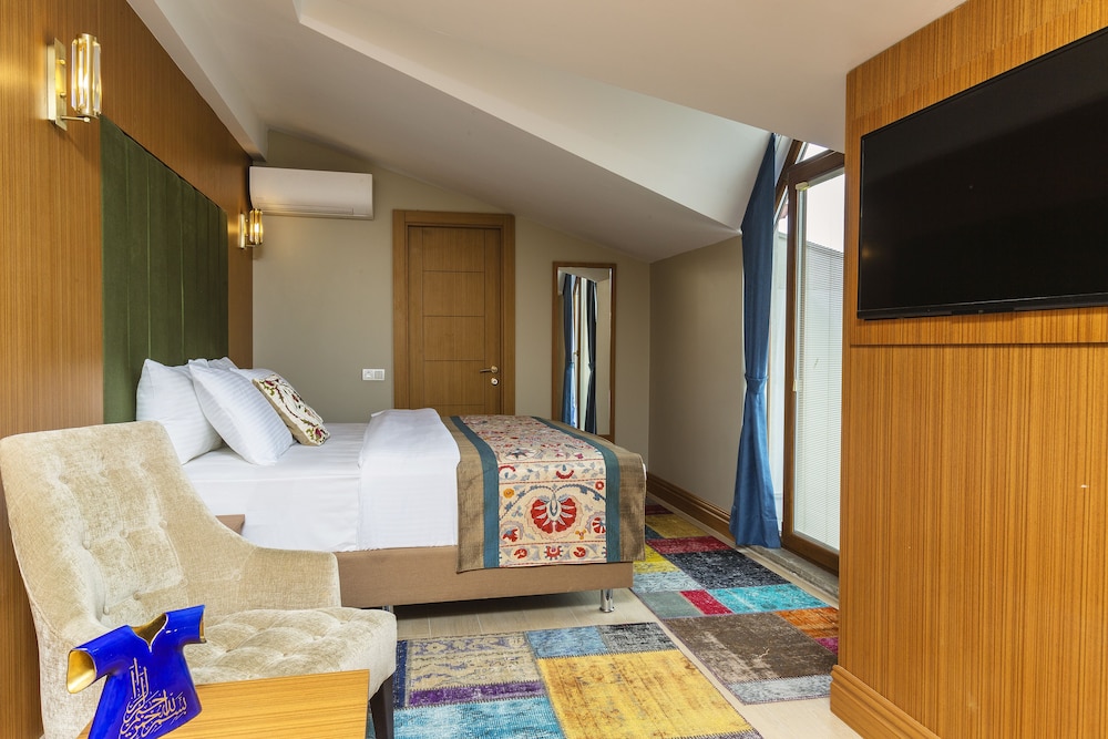 Obelisk Hotel & Suites 38/63