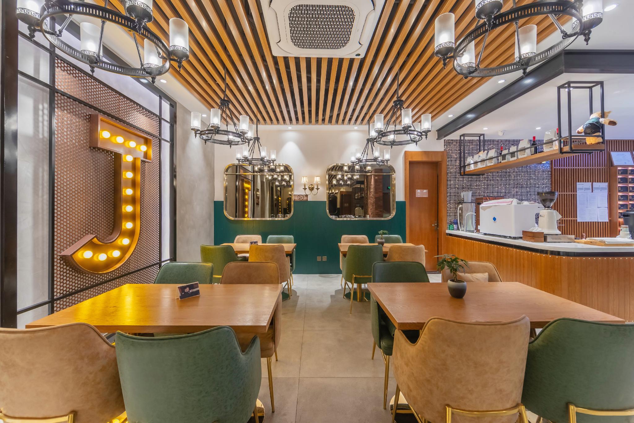 James Joyce Coffetel (Beijing Daxinghuangcun Zaoyuan Subway Station) 41/46