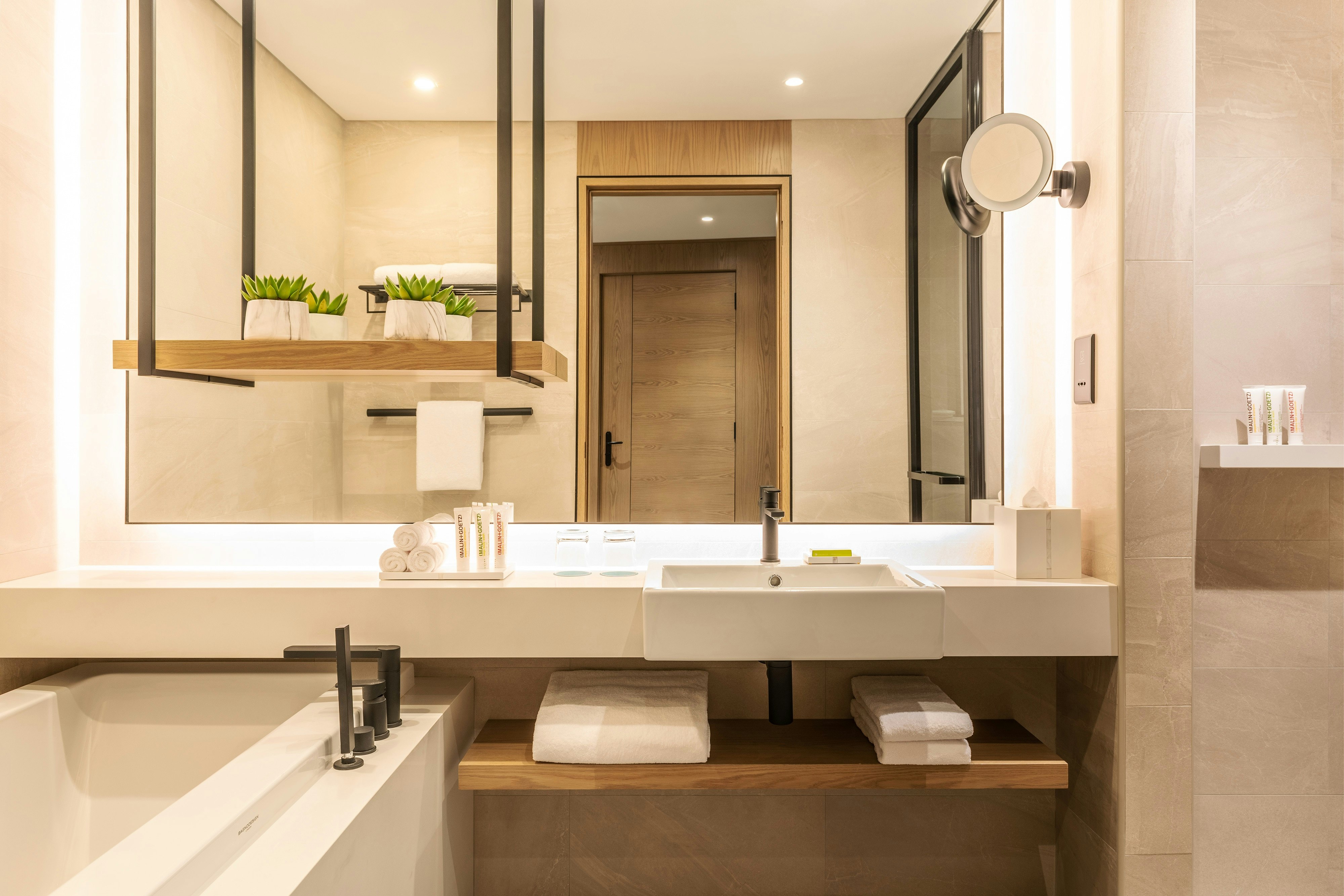 Room, City View