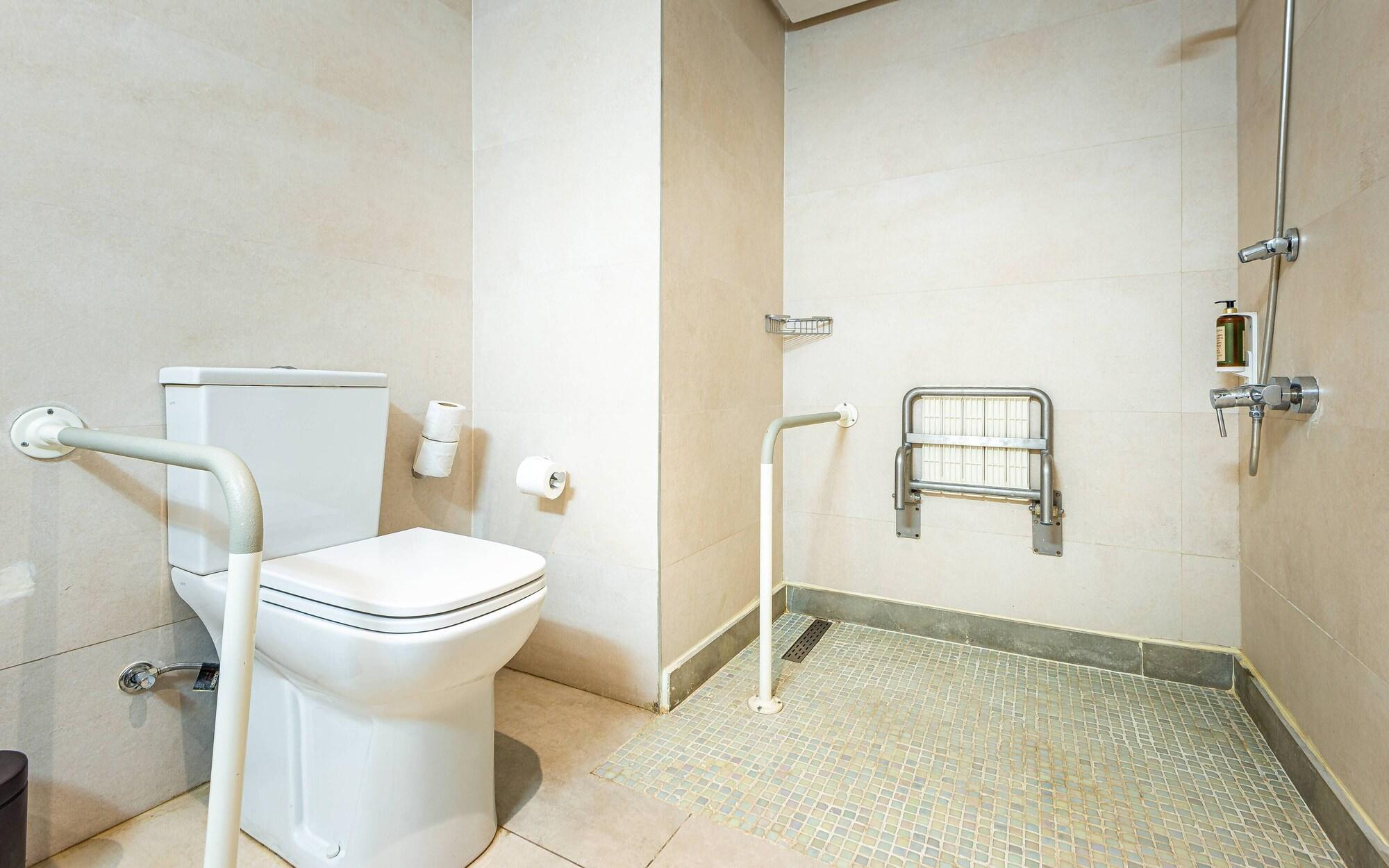 غرفة بسرير مزدوج بإطلالة على المسبح لذوي الإعاقة، Medina Gardens - Adult only 3/5
