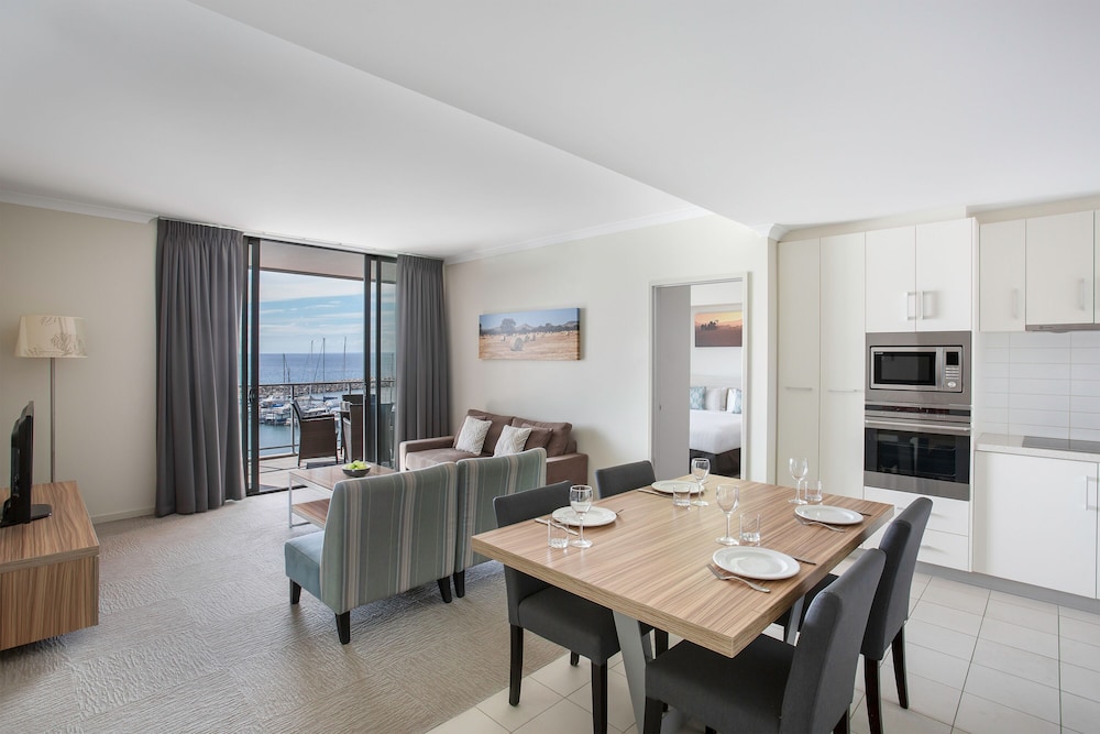 Mantra Geraldton 46/65