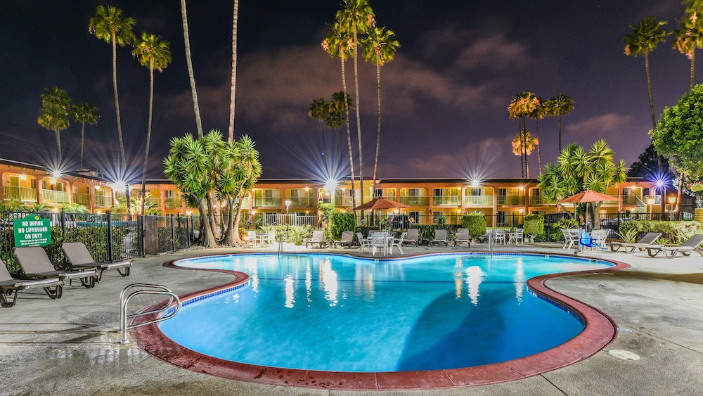 Vagabond Inn Costa Mesa 6/48