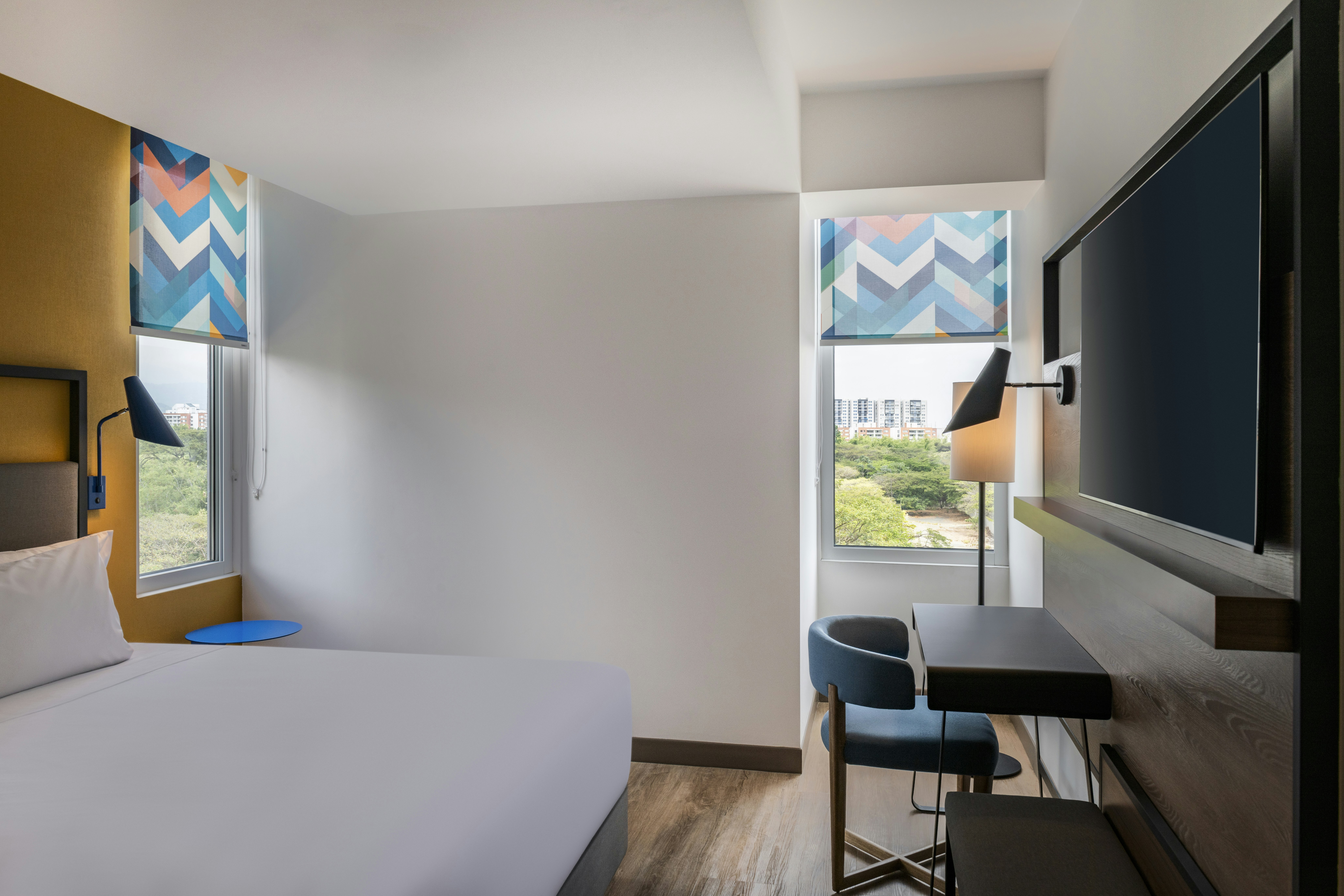 ROOM, QUEEN BED, ACCESSIBLE