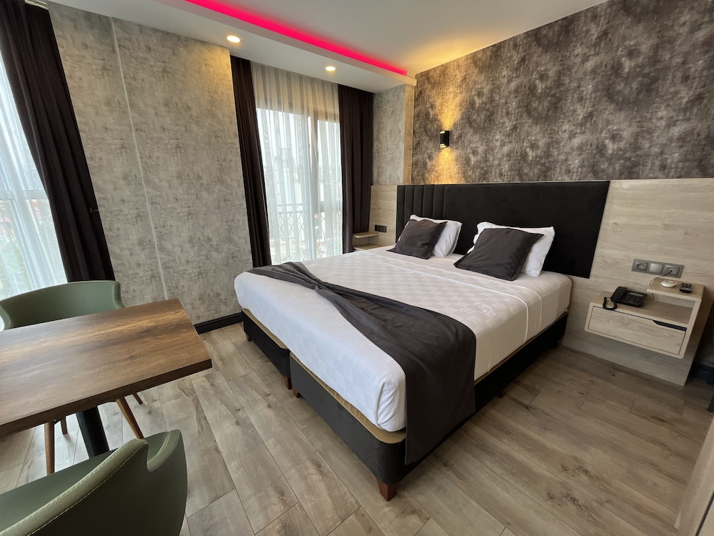 Avni Bey Otel 7/43