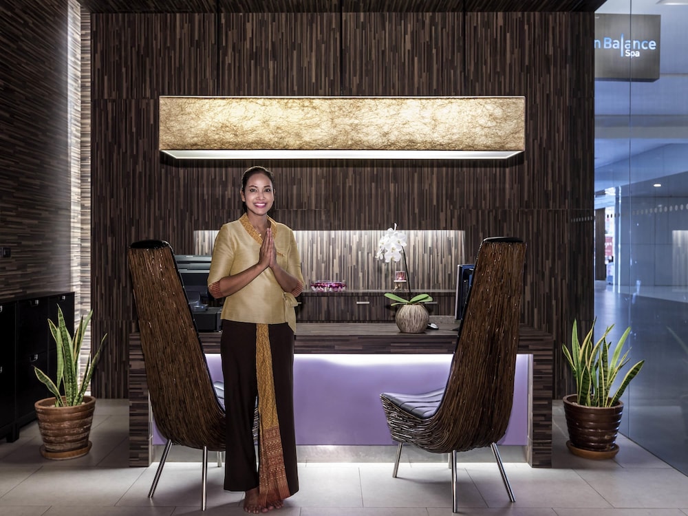 Novotel Bangkok Impact 10/77