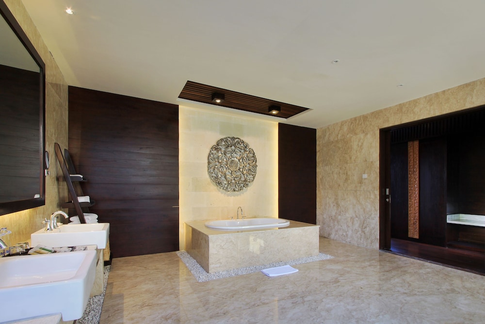 Ulu Segara Luxury Suites Villas 50/50