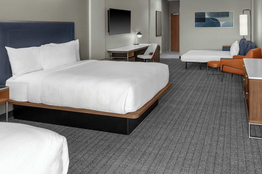 Courtyard By Marriott Sherman 10/45