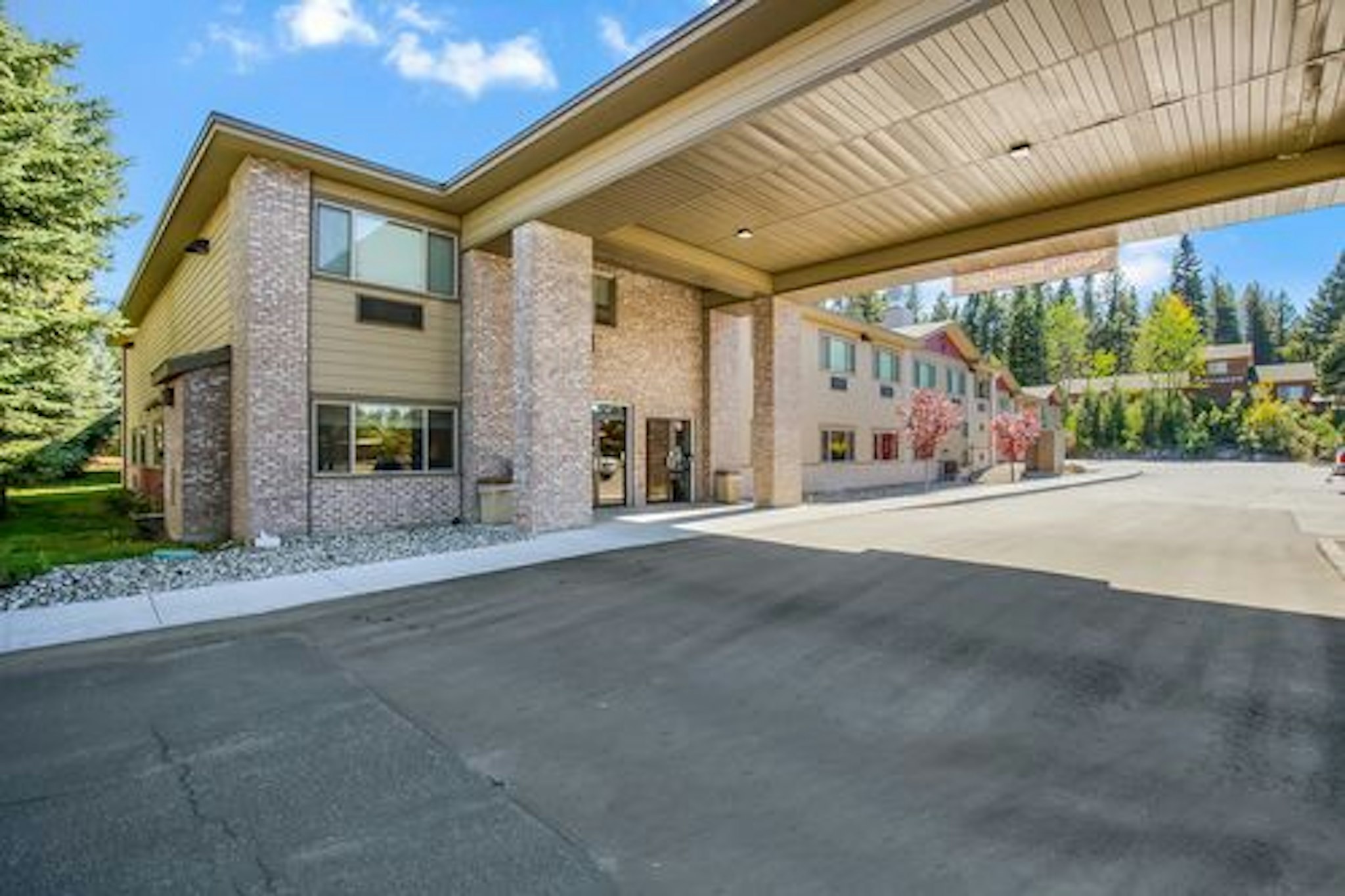 The Third Street Inn (ex Americas Best Value Inn & Suites) 41/42