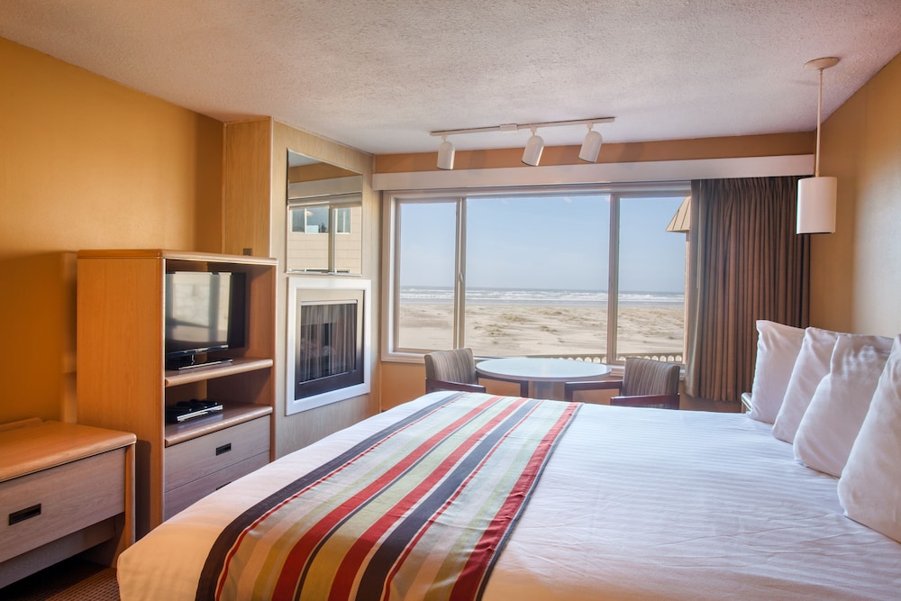 Ebb Tide Oceanfront Inn 14/73