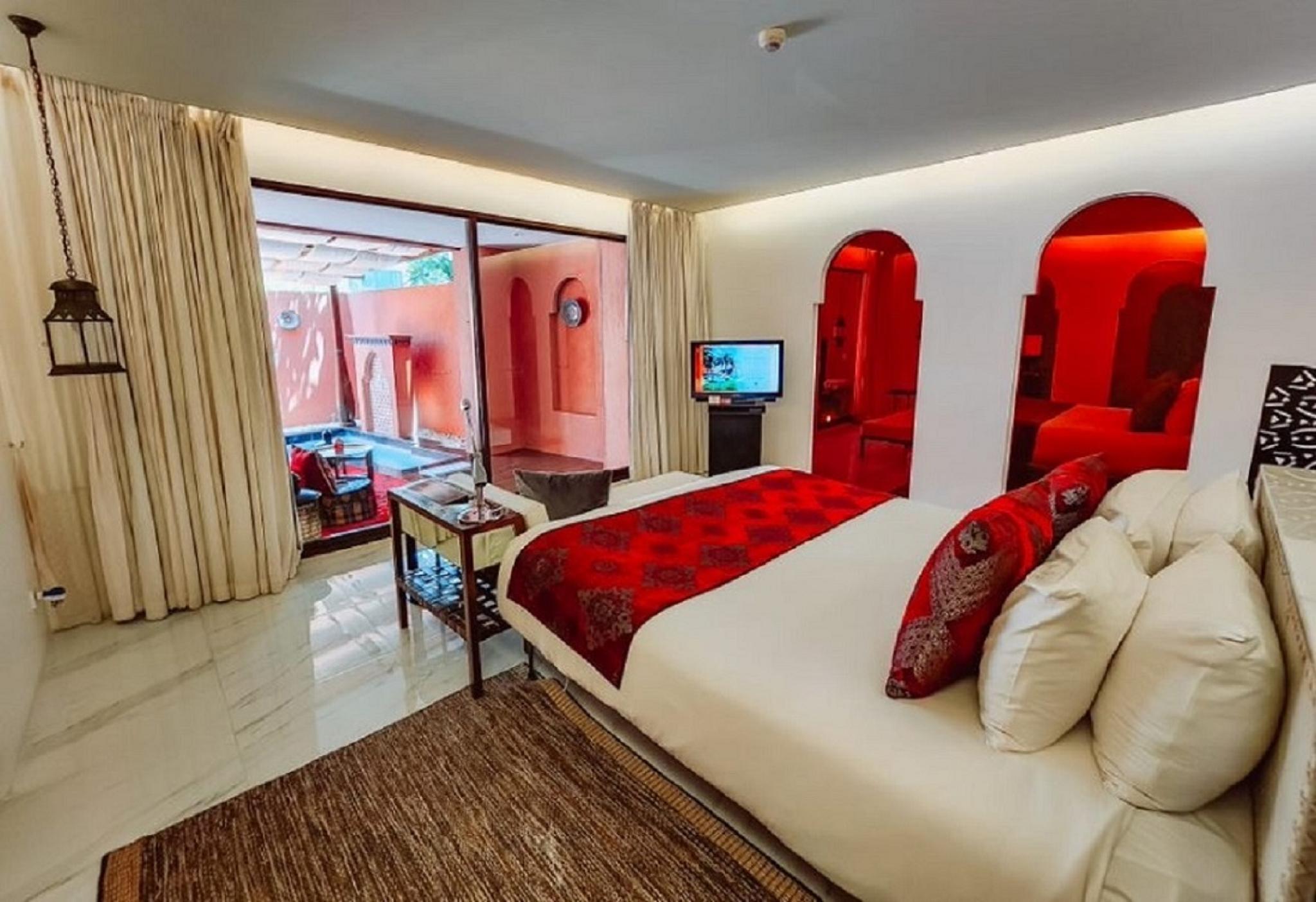 Pool, Suite, Double Bed